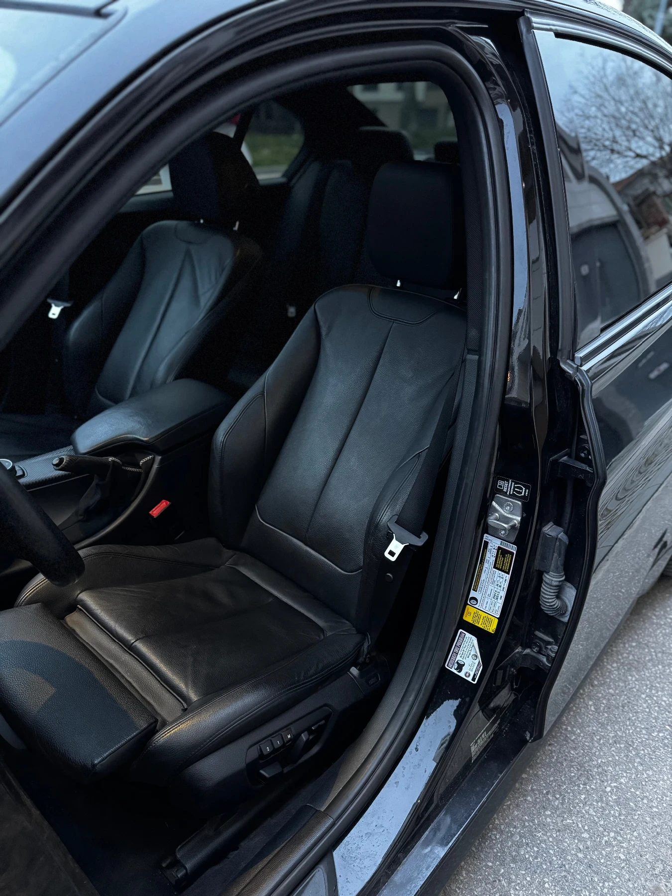 BMW 335 Ръчка задно , снимка 10 - Автомобили и джипове - 53951575