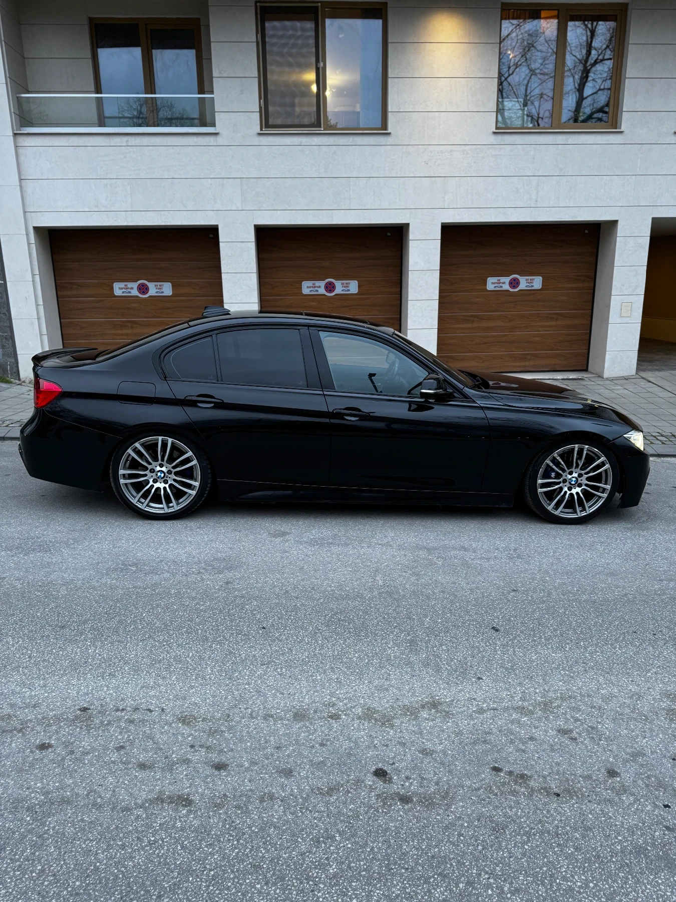 BMW 335 Ръчка задно , снимка 5 - Автомобили и джипове - 53951575