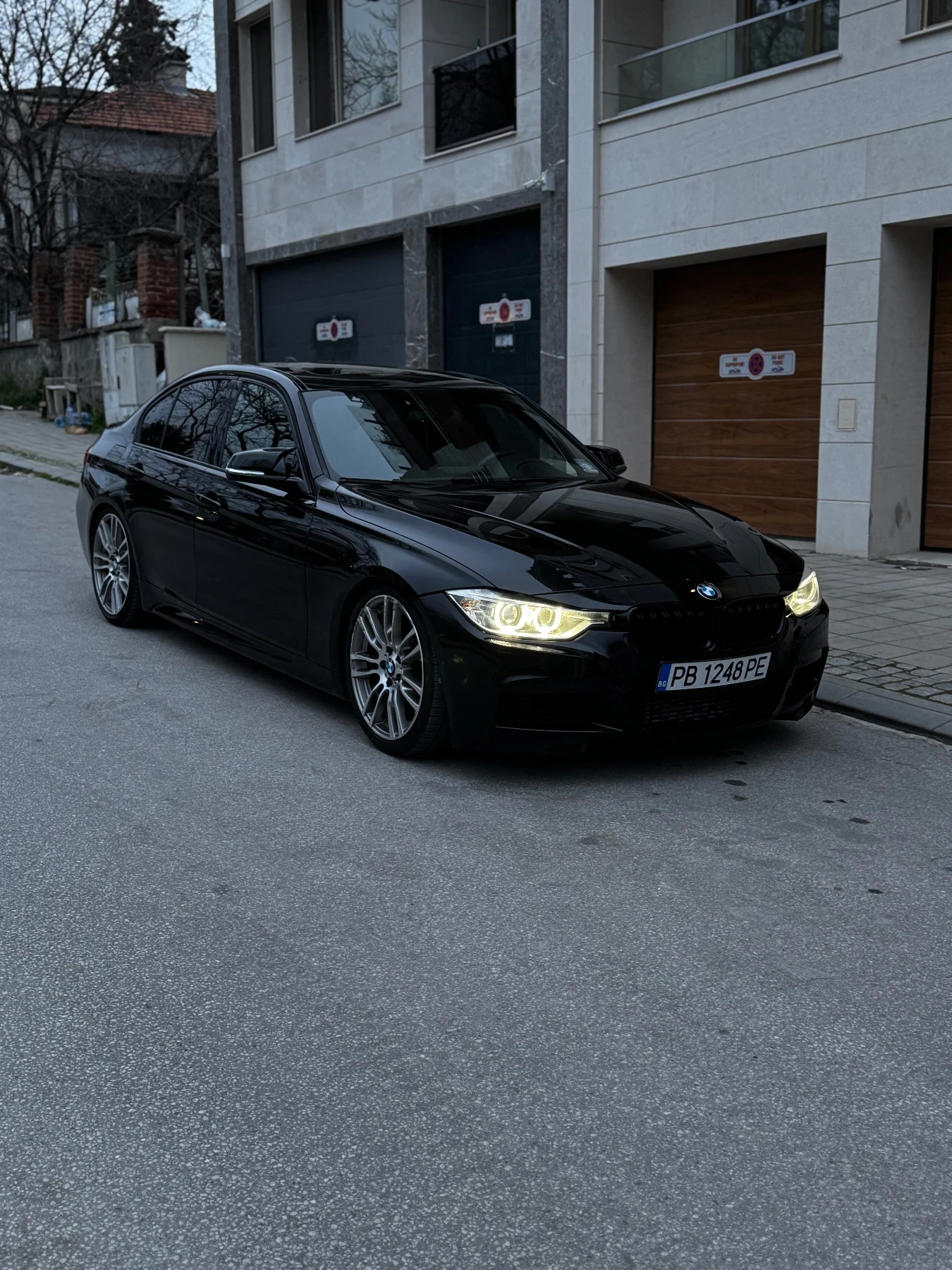 BMW 335 Ръчка задно , снимка 2 - Автомобили и джипове - 53951575