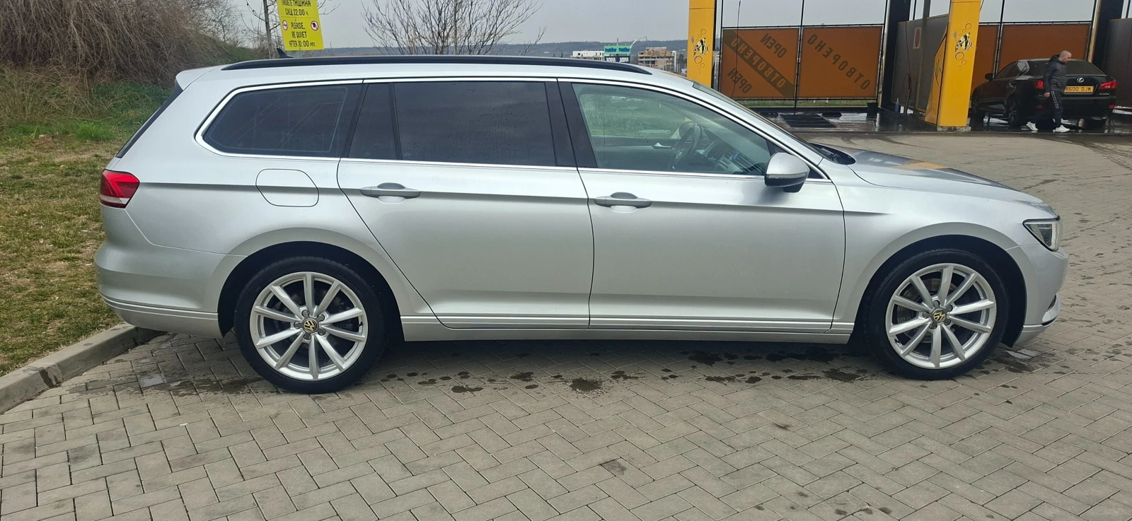 VW Passat 2.0TDI, снимка 8 - Автомобили и джипове - 54029294