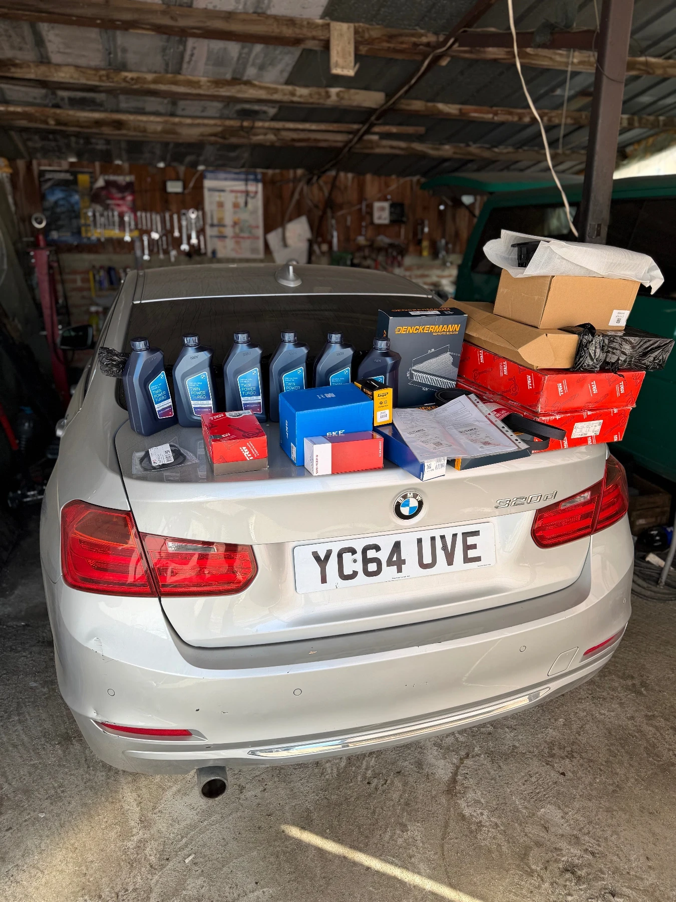 BMW 320 Luxury Packet , снимка 8 - Автомобили и джипове - 54222242