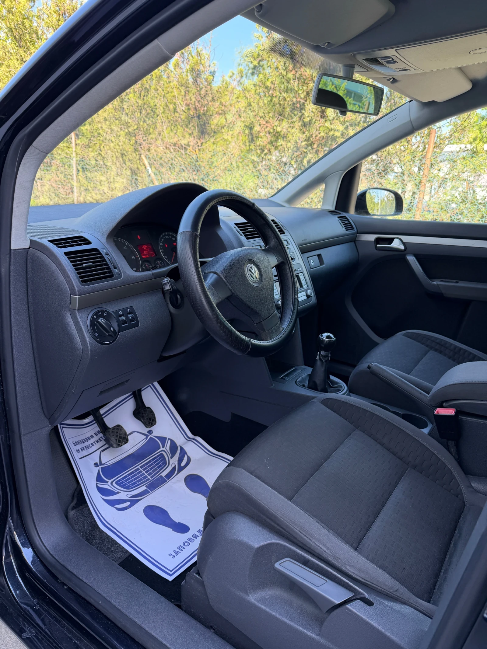VW Touran 1.9TDI 105к.с. 6+ 1, снимка 5 - Автомобили и джипове - 54571722
