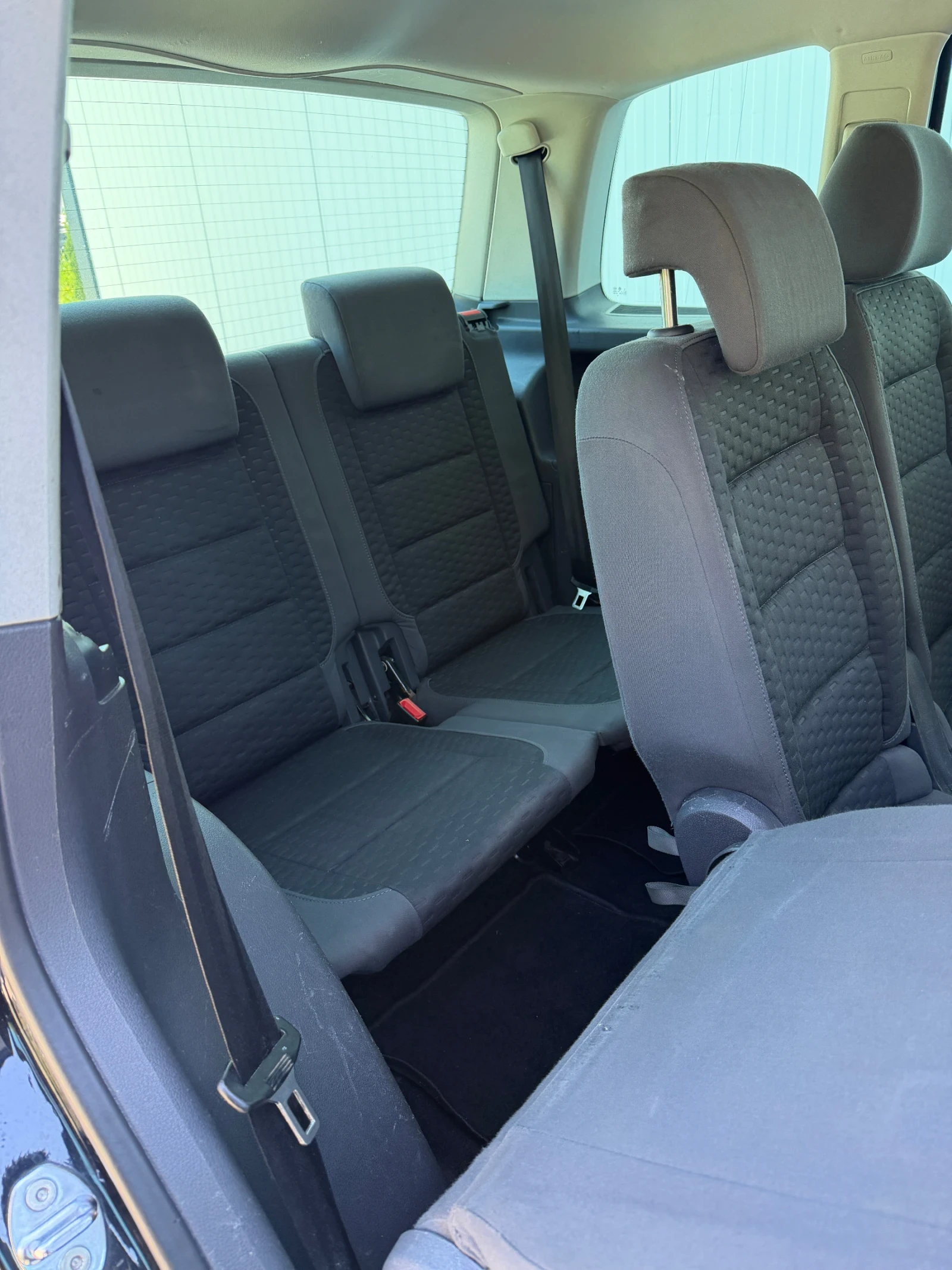 VW Touran 1.9TDI 105к.с. 6+ 1, снимка 10 - Автомобили и джипове - 54571722