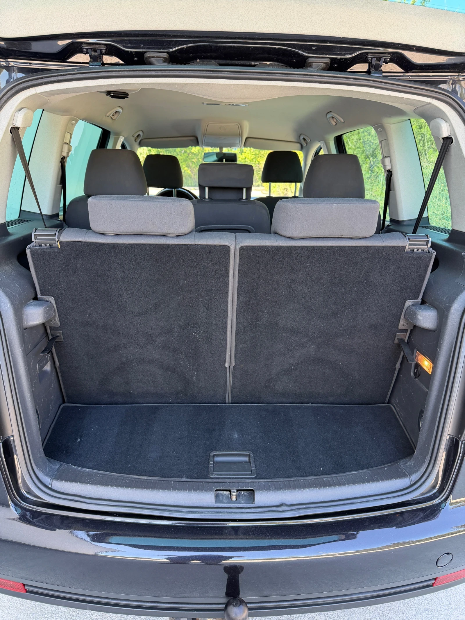 VW Touran 1.9TDI 105к.с. 6+ 1, снимка 12 - Автомобили и джипове - 54571722