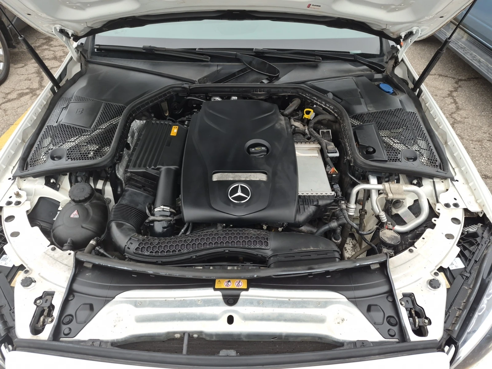 Mercedes-Benz C 300 * * CARFAX * * АВТО КРЕДИТ * * Цена до БГ * * , снимка 14 - Автомобили и джипове - 54585921