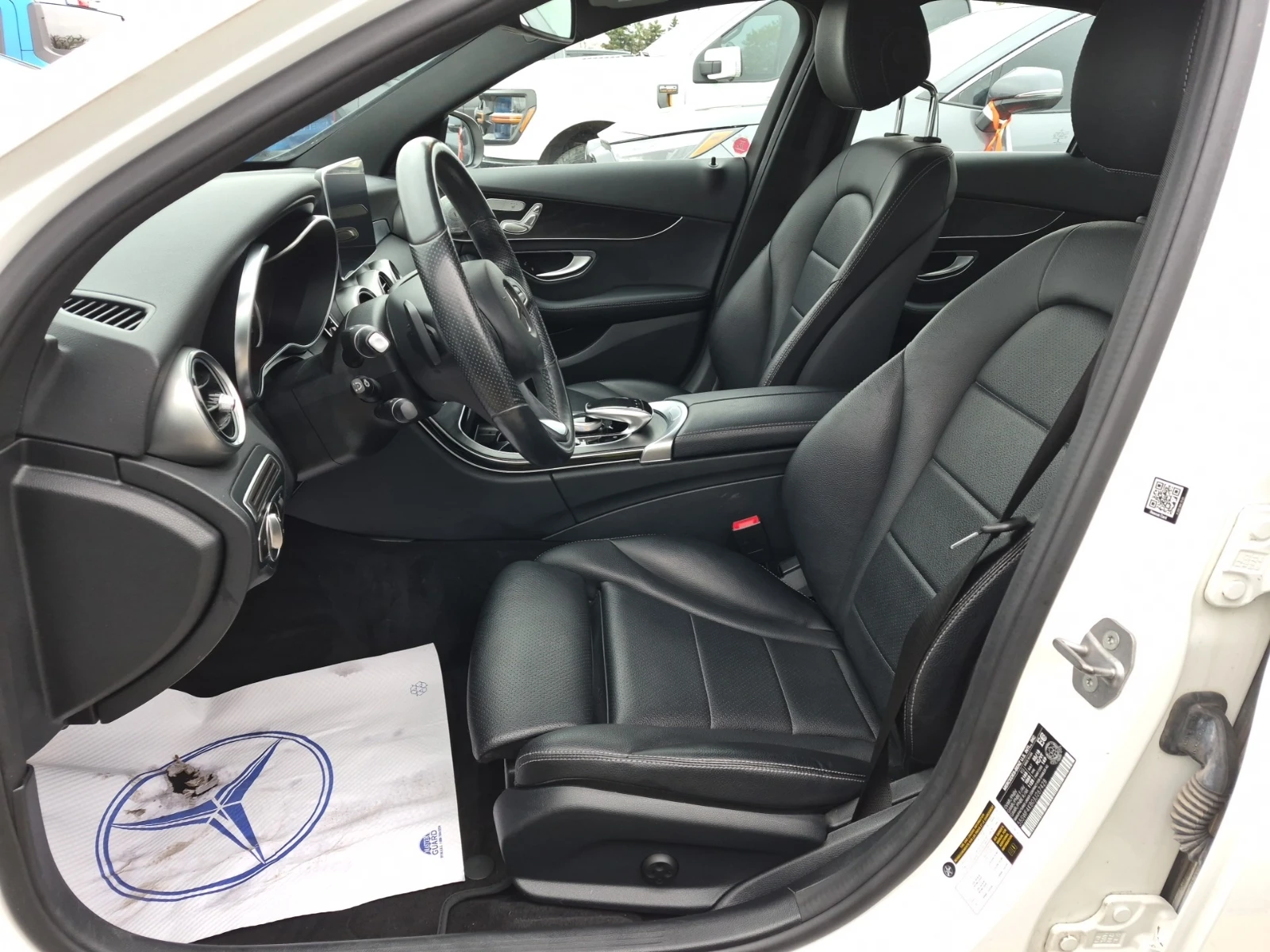 Mercedes-Benz C 300 * * CARFAX * * АВТО КРЕДИТ * * Цена до БГ * * , снимка 6 - Автомобили и джипове - 54585921