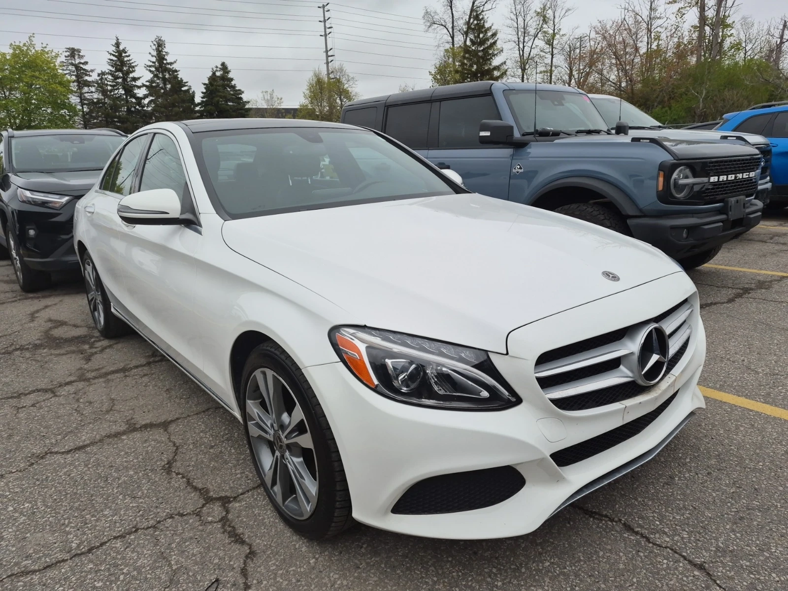 Mercedes-Benz C 300 * * CARFAX * * АВТО КРЕДИТ * * Цена до БГ * * , снимка 2 - Автомобили и джипове - 54585921