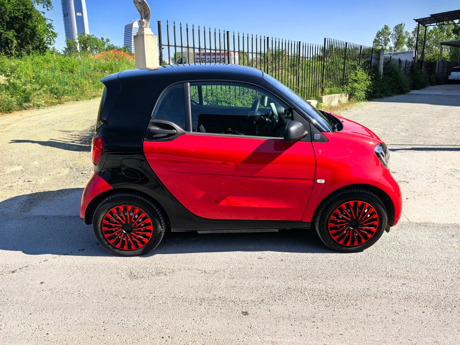 Smart Fortwo Eлектрически EQ, снимка 12 - Автомобили и джипове - 54628422