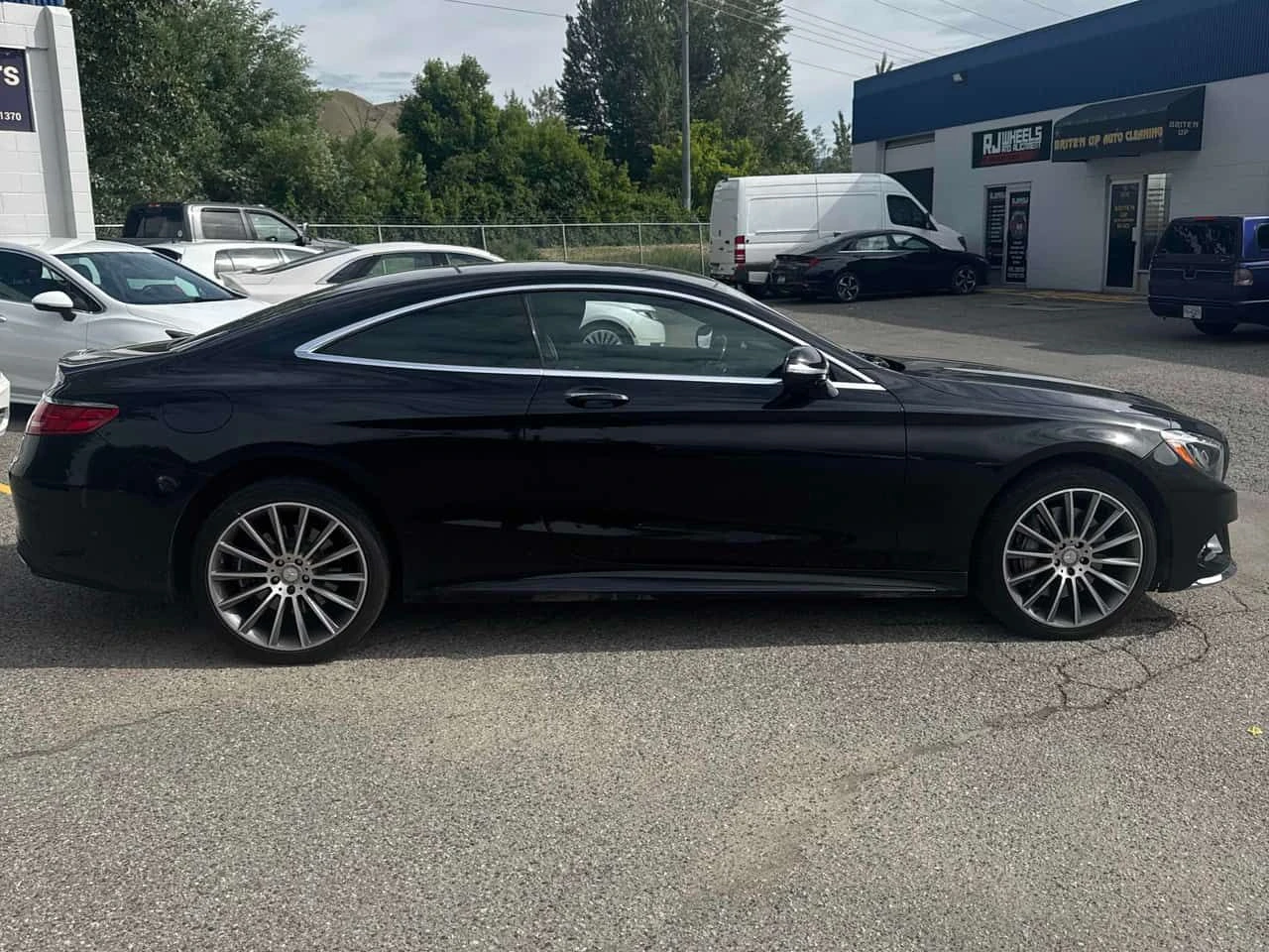 Mercedes-Benz S 550 МАСАЖИ * ДИСТРОНИК * ОБДУХВАНЕ * ПРЕДСТАВИТЕЛСТВО, снимка 4 - Автомобили и джипове - 54723800