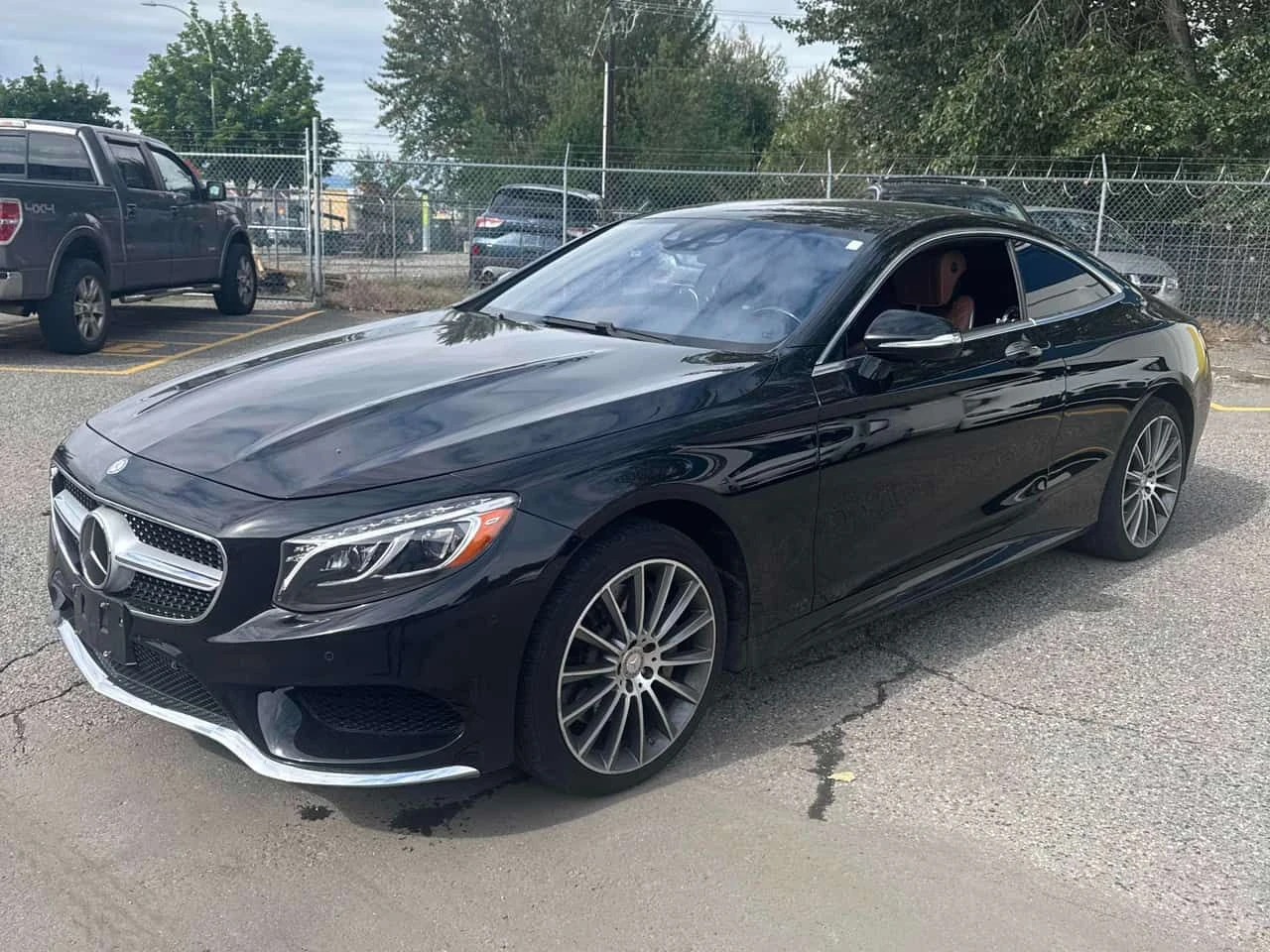 Mercedes-Benz S 550 МАСАЖИ * ДИСТРОНИК * ОБДУХВАНЕ * ПРЕДСТАВИТЕЛСТВО