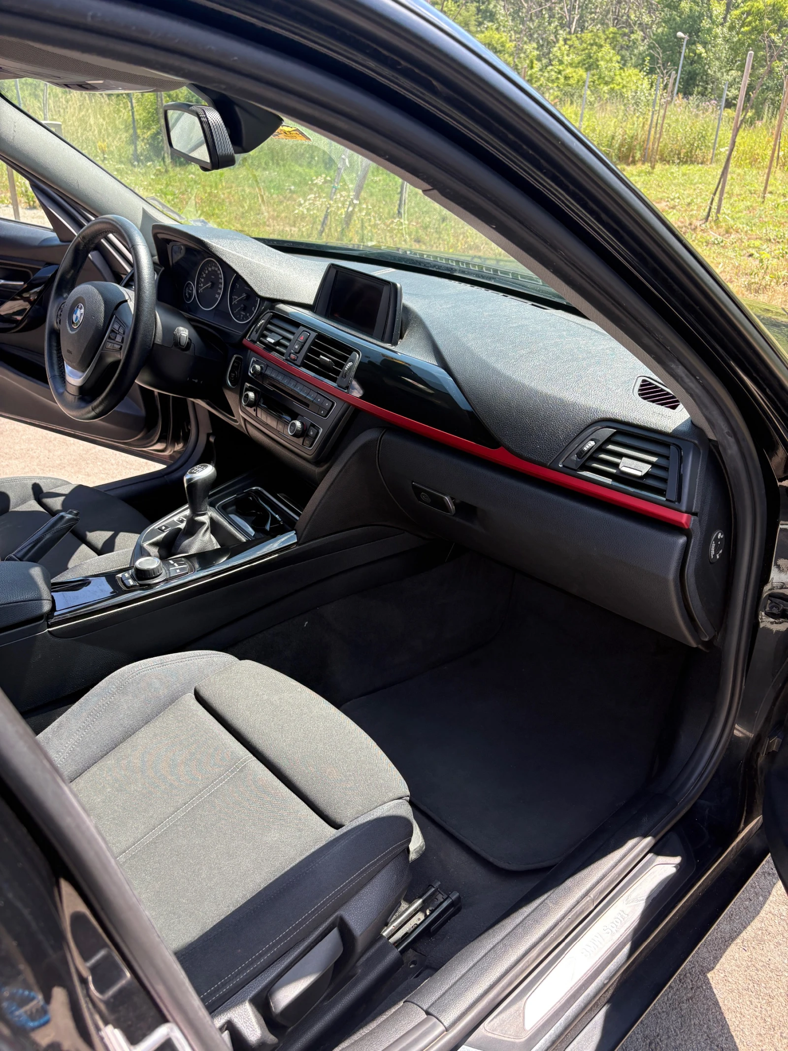 BMW 318 Touring F31 X Drive, снимка 16 - Автомобили и джипове - 54807675