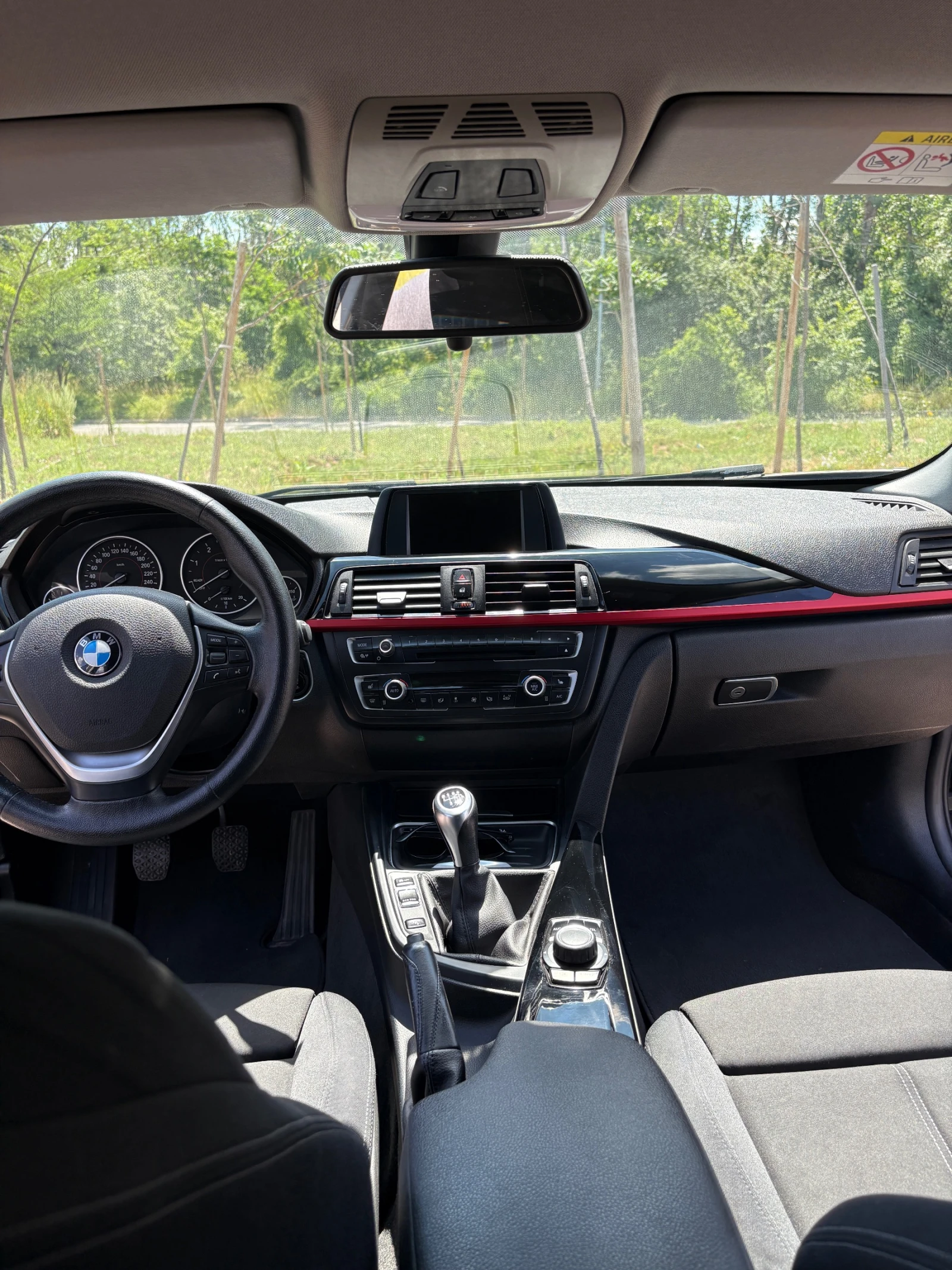 BMW 318 Touring F31 X Drive, снимка 8 - Автомобили и джипове - 54807675