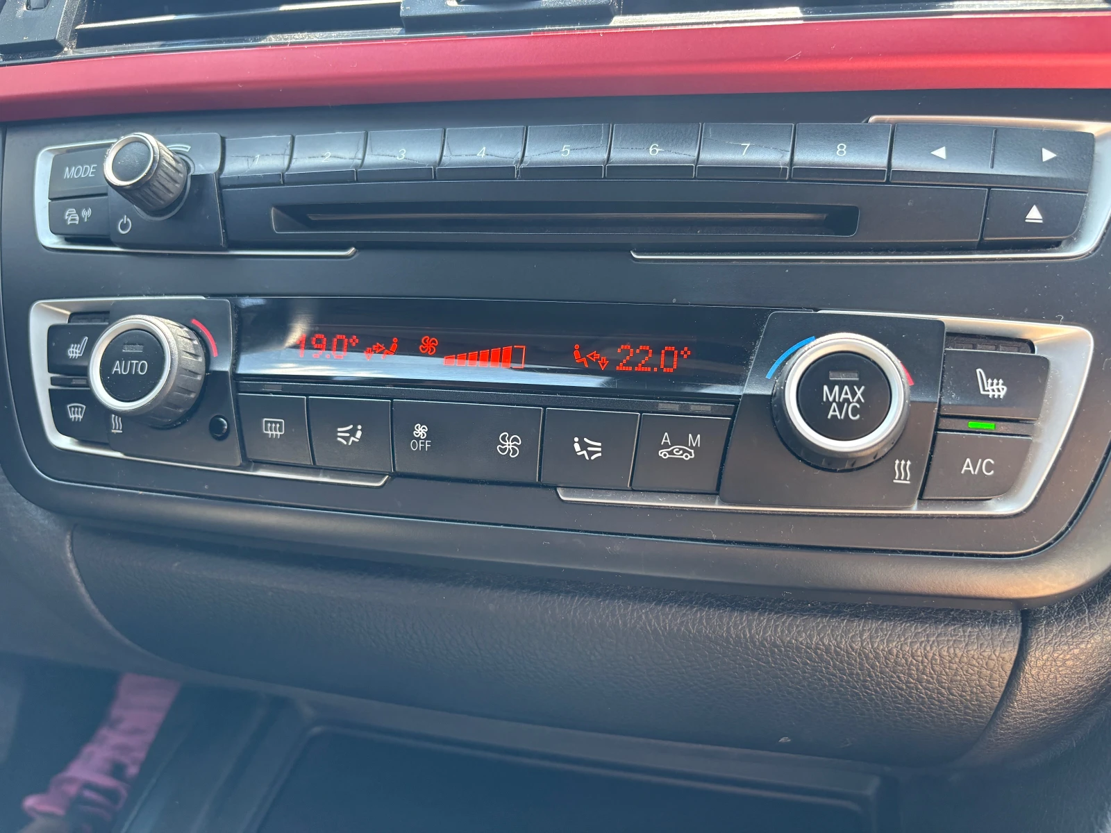 BMW 318 Touring F31 X Drive, снимка 9 - Автомобили и джипове - 54807675