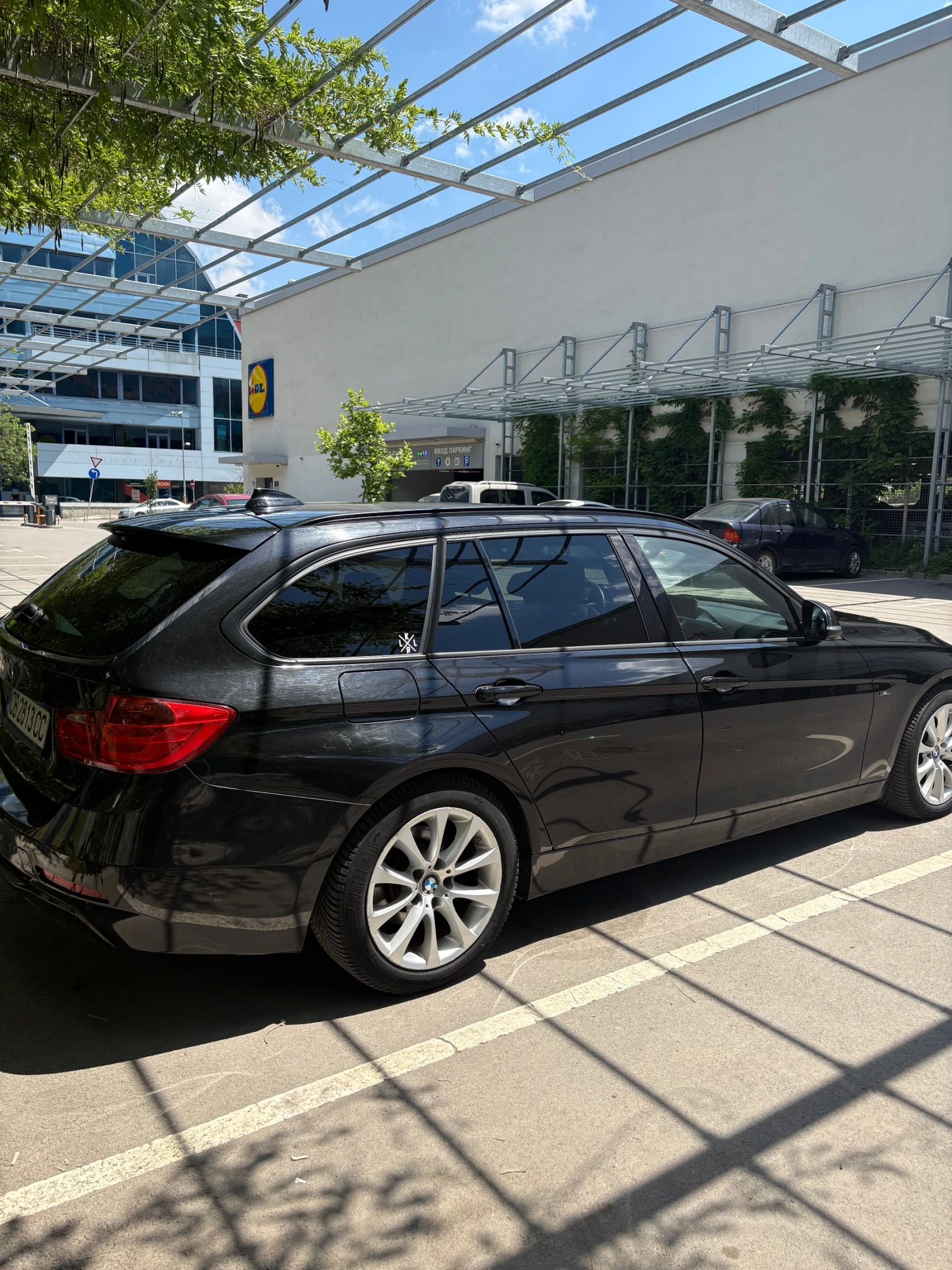 BMW 318 Touring F31 X Drive, снимка 5 - Автомобили и джипове - 54807675