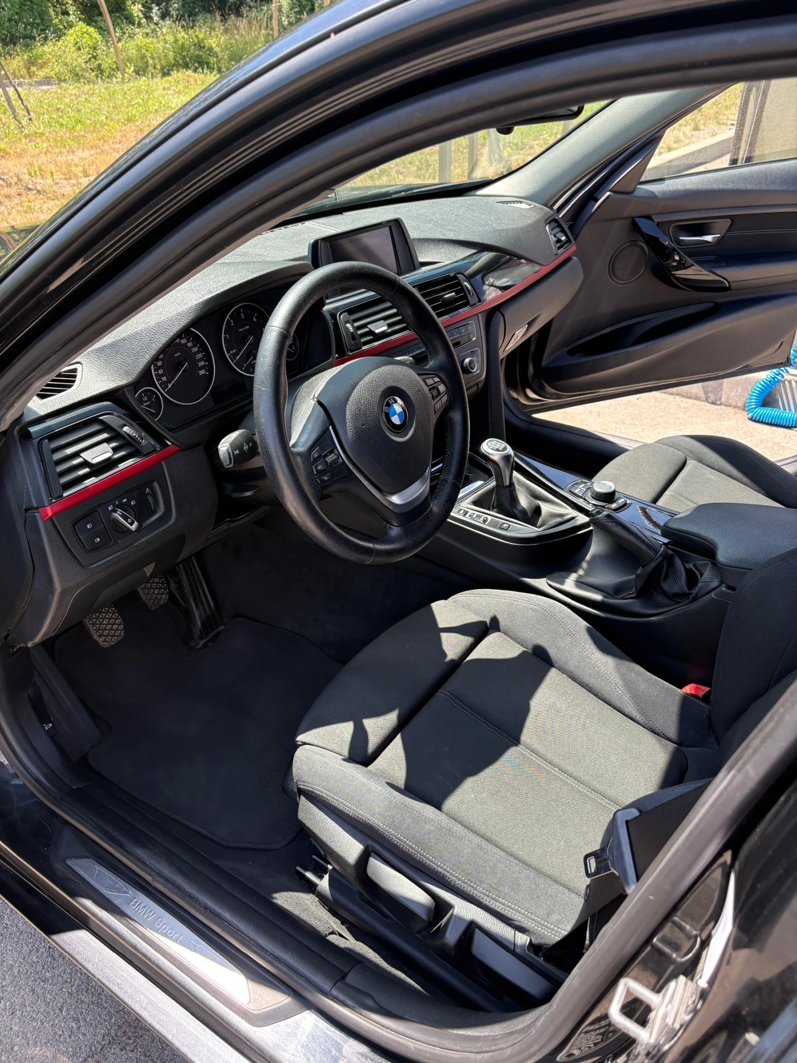 BMW 318 Touring F31 X Drive, снимка 6 - Автомобили и джипове - 54807675