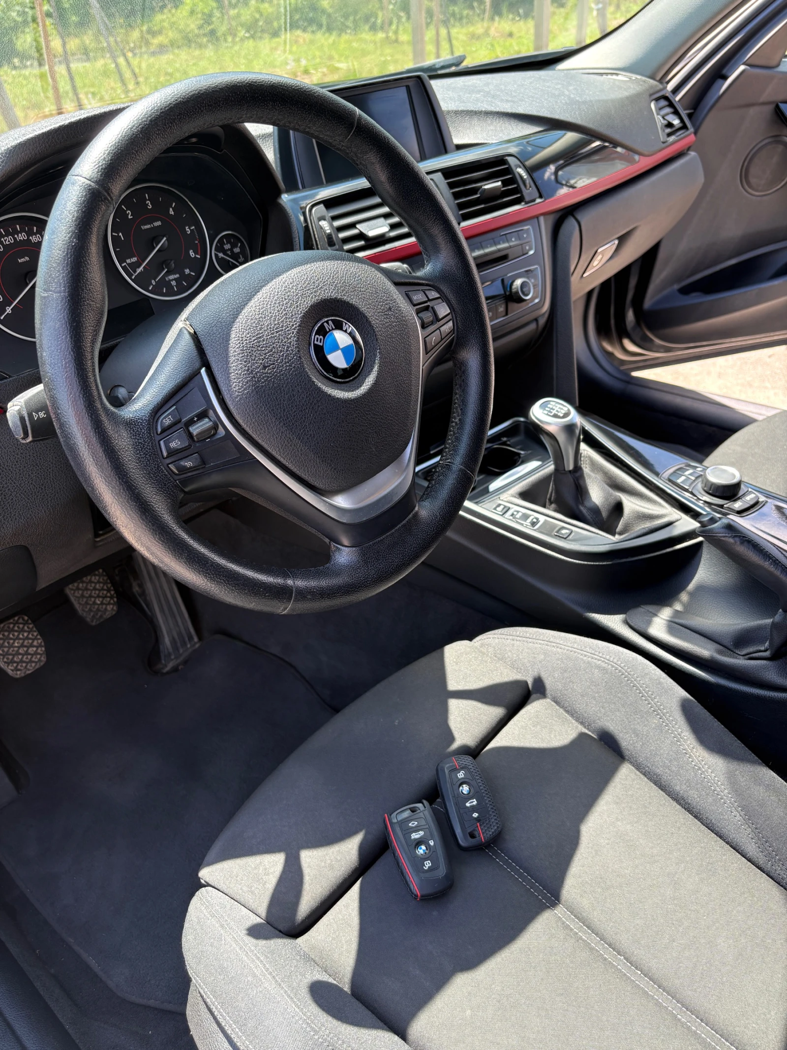 BMW 318 Touring F31 X Drive, снимка 7 - Автомобили и джипове - 54807675