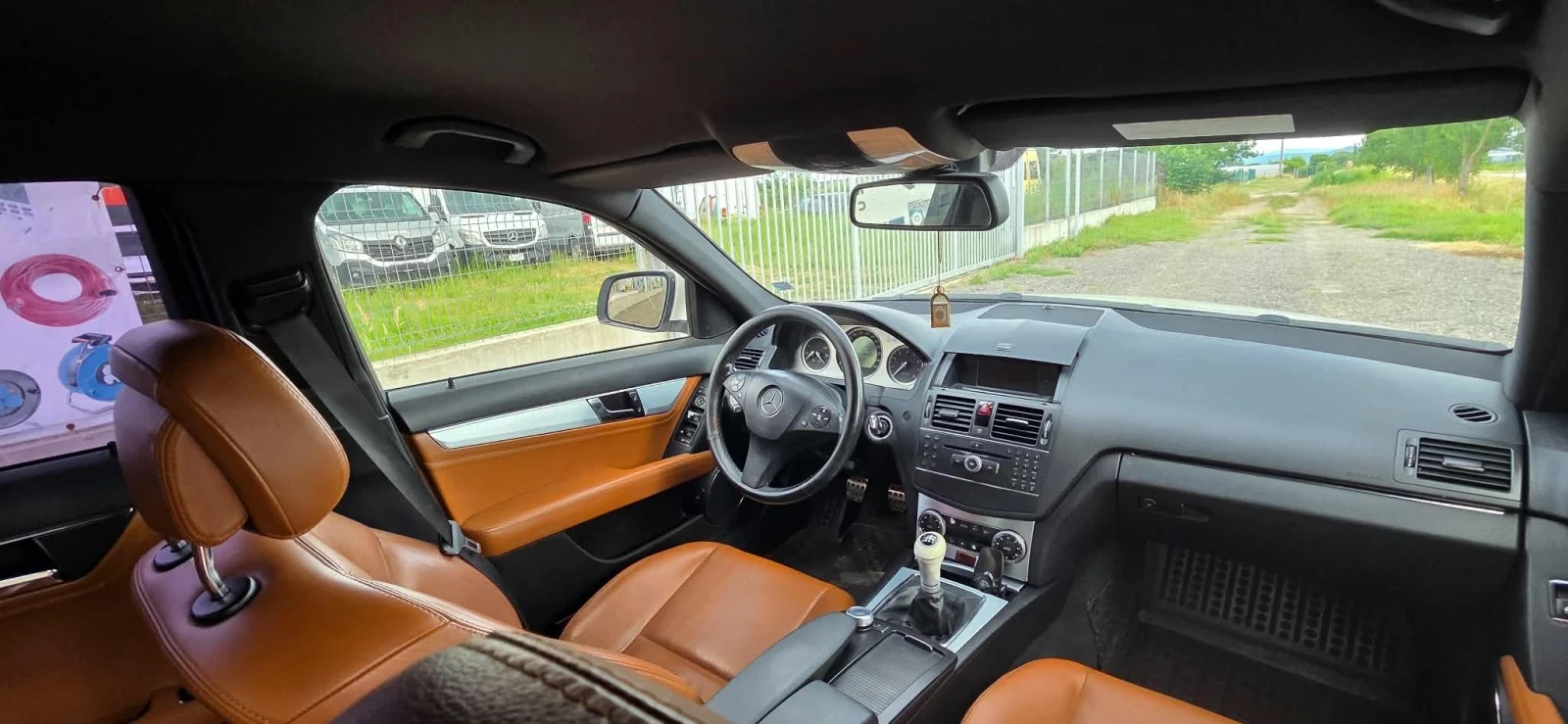 Mercedes-Benz C 180, снимка 7 - Автомобили и джипове - 54978638
