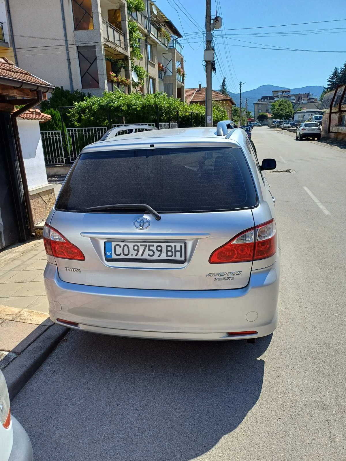 Toyota Avensis verso, снимка 6 - Автомобили и джипове - 55025604