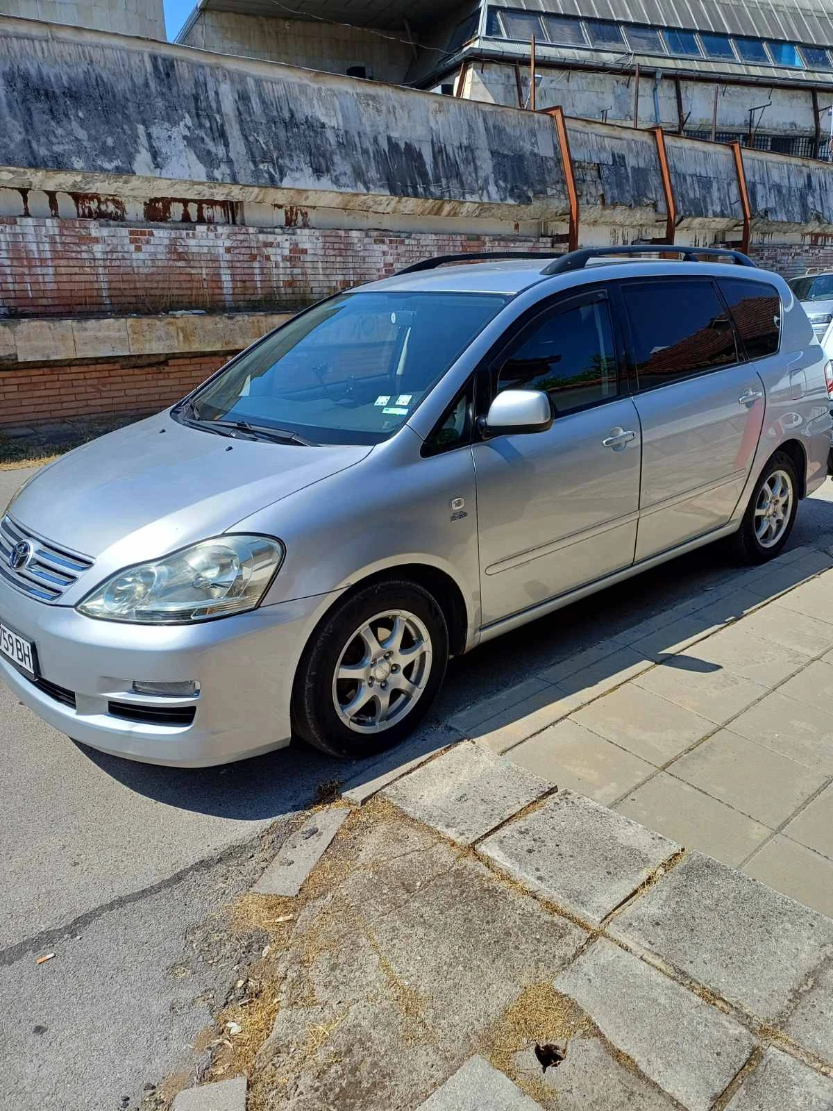 Toyota Avensis verso, снимка 5 - Автомобили и джипове - 55025604