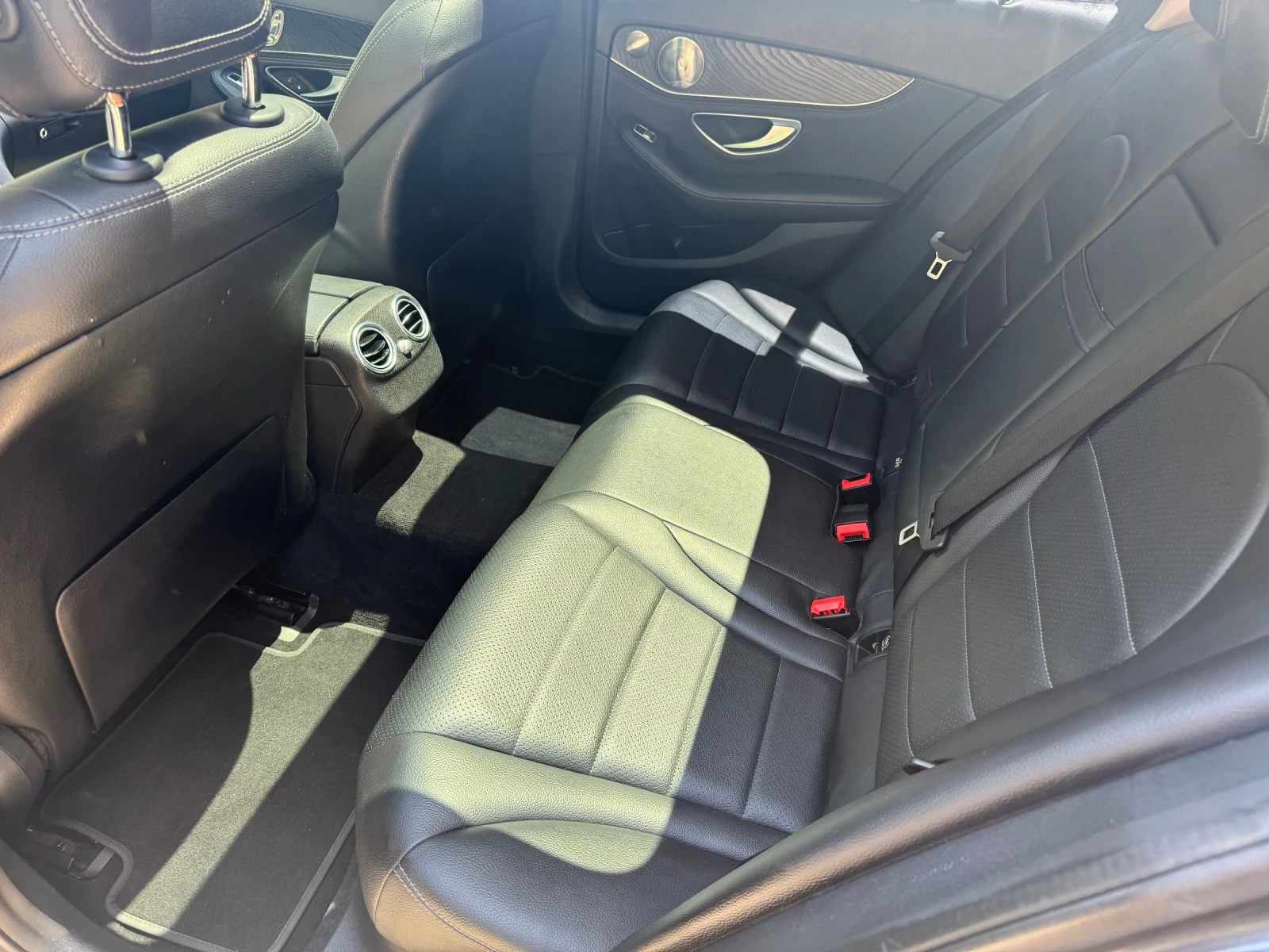Mercedes-Benz C 300, снимка 7 - Автомобили и джипове - 55111484