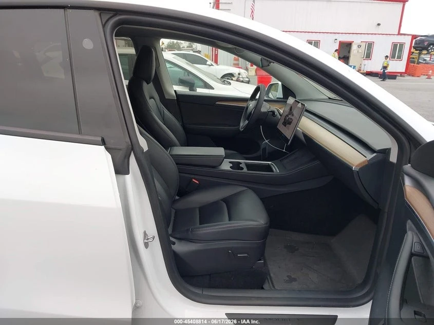 Tesla Model Y * LONG RANGE* DUAL MOTOR ALL-WHE* KEYLESS* Camera*, снимка 5 - Автомобили и джипове - 55375666