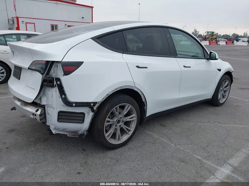Tesla Model Y * LONG RANGE* DUAL MOTOR ALL-WHE* KEYLESS* Camera*, снимка 4 - Автомобили и джипове - 55375666