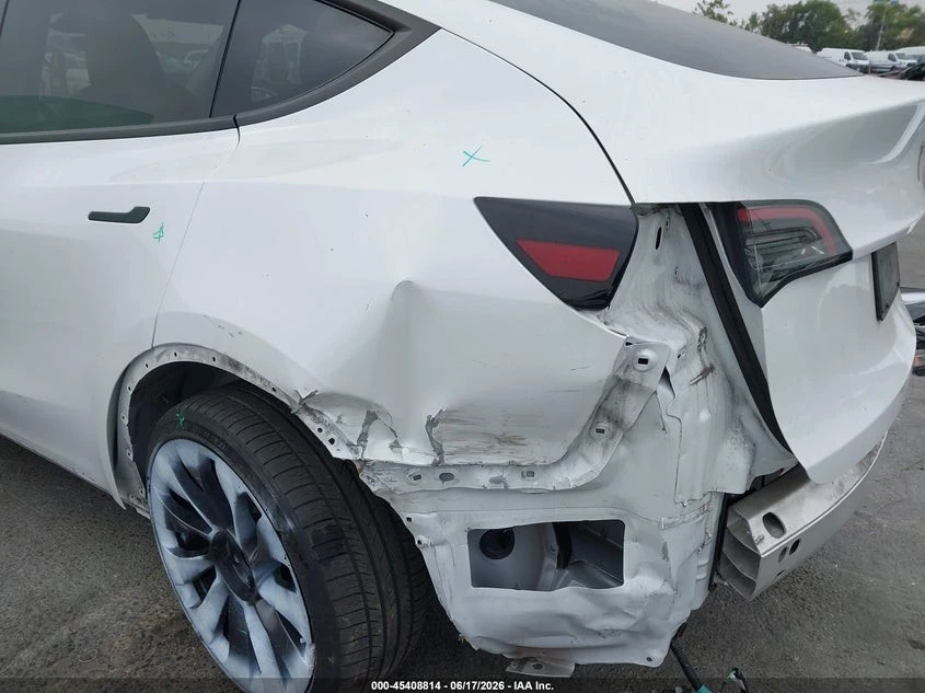 Tesla Model Y * LONG RANGE* DUAL MOTOR ALL-WHE* KEYLESS* Camera*, снимка 6 - Автомобили и джипове - 55375666