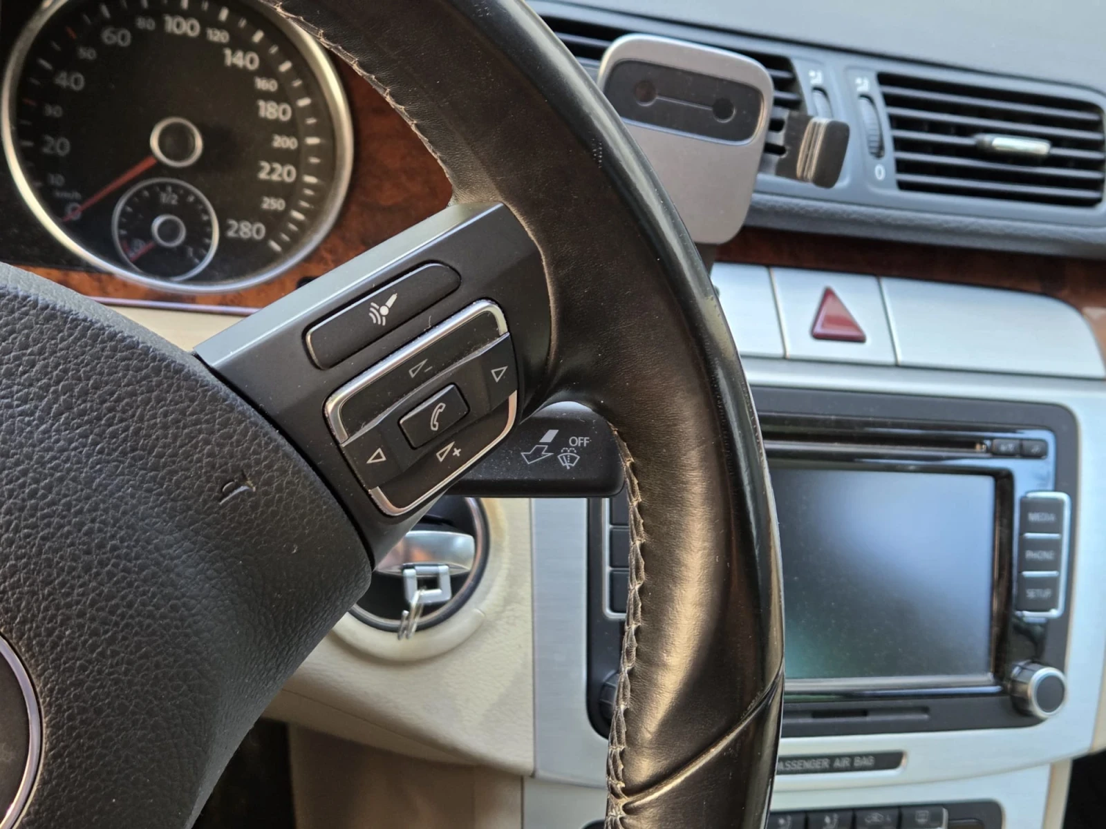 VW Passat 1.8 CC, снимка 16 - Автомобили и джипове - 55512630