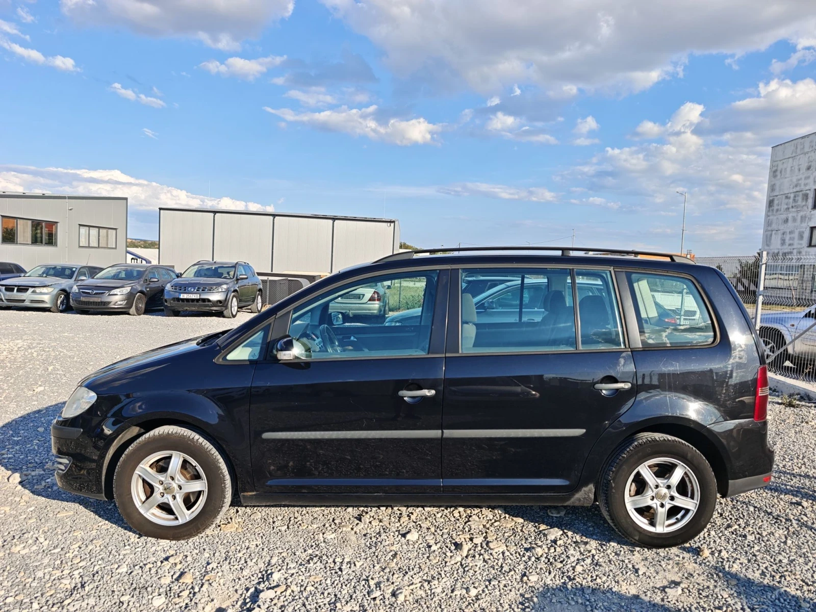 VW Touran, снимка 8 - Автомобили и джипове - 55954606