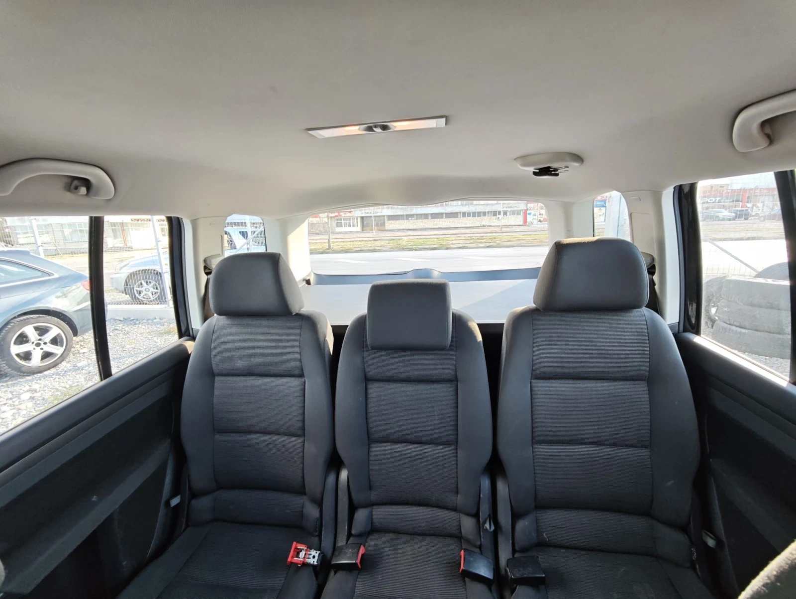 VW Touran, снимка 10 - Автомобили и джипове - 55954606