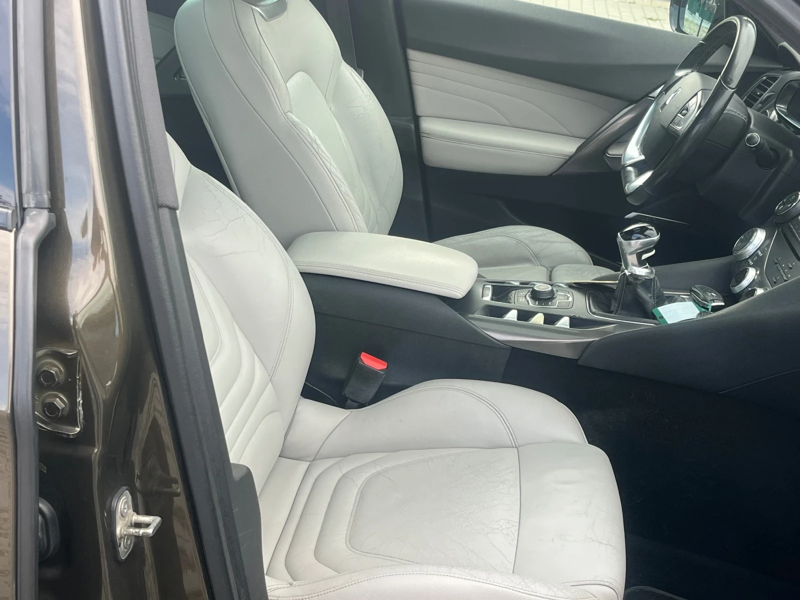 Citroen DS5 2.0HDI 163 kc, снимка 12 - Автомобили и джипове - 56268200
