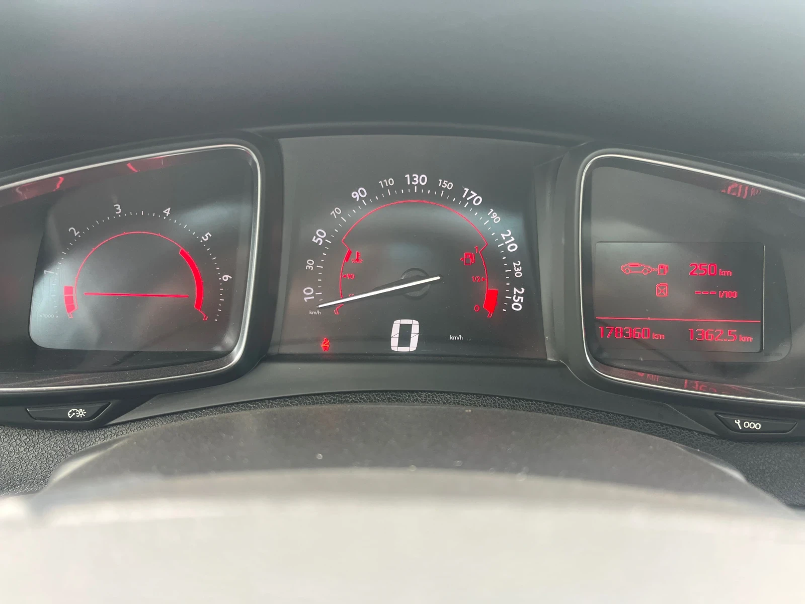 Citroen DS5 2.0HDI 163 kc, снимка 13 - Автомобили и джипове - 56268200