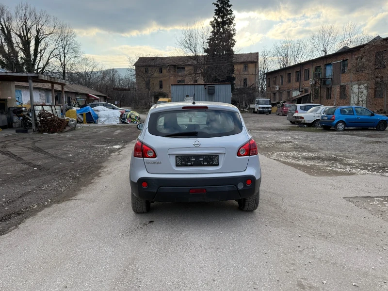 Nissan Qashqai 1, 6 , снимка 6 - Автомобили и джипове - 49333345