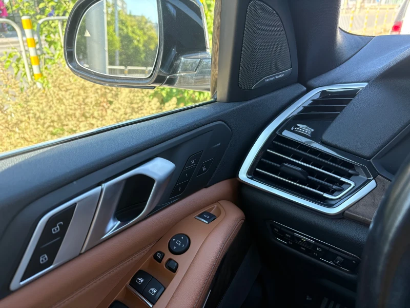 BMW X5 Въздушно/laser light/обслужена/HarmonKardon, снимка 11 - Автомобили и джипове - 52327216