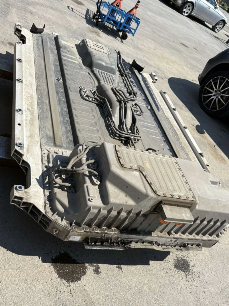 Mercedes-Benz EQC Електрическа батерия на 42 000км, снимка 7 - Автомобили и джипове - 50256283