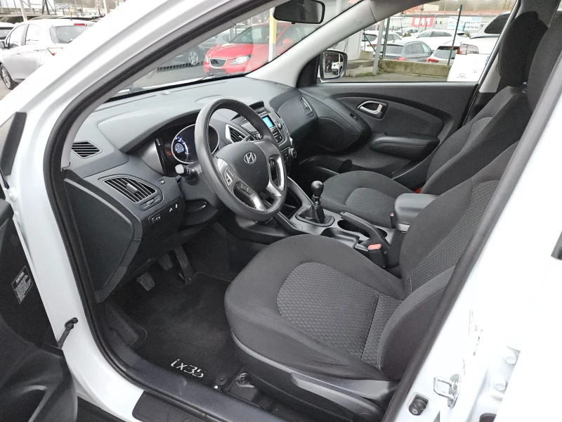 Hyundai IX35 2.0CRDI/BLACK FRIDAY/116k.c/6ск/БЛУТУТ/EURO 5/ТОП, снимка 9 - Автомобили и джипове - 52668632