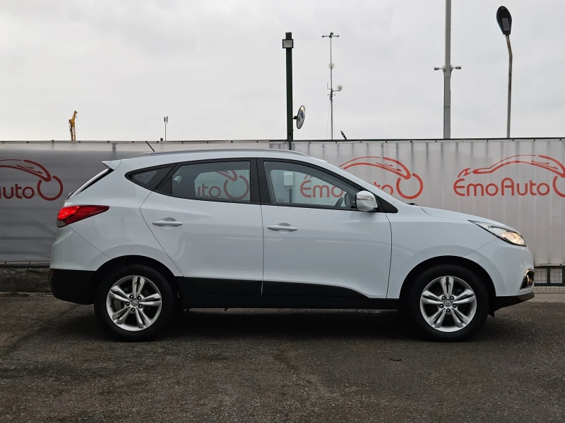 Hyundai IX35 2.0CRDI/BLACK FRIDAY/116k.c/6ск/БЛУТУТ/EURO 5/ТОП, снимка 2 - Автомобили и джипове - 52668632