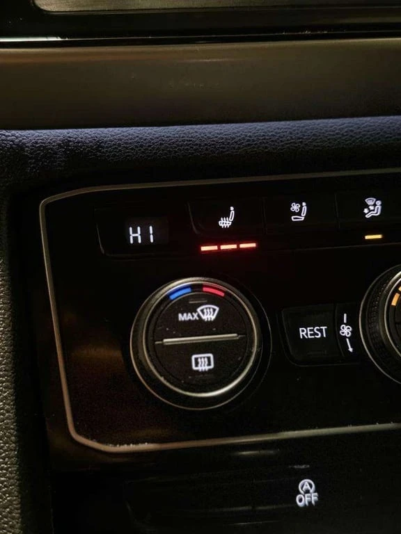 VW Atlas * 4Motion SEL Premium R Line * CARFAX * ЦЕНА ДО БГ, снимка 17 - Автомобили и джипове - 53455392