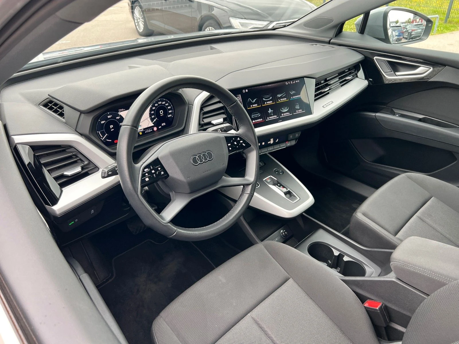 Audi Q4 35 E-Tron/ LED/ NAVI/ VIRTUAL COCKPIT/ PDC/  - изображение 9