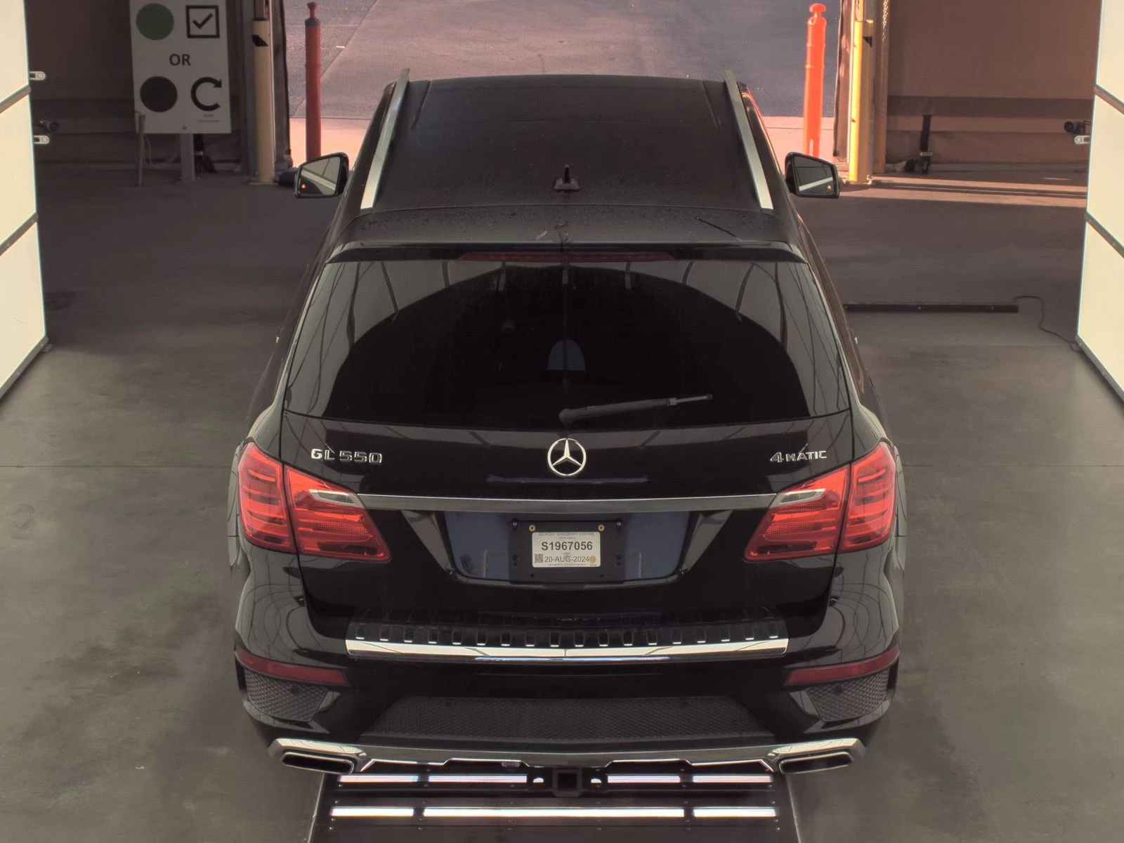 Mercedes-Benz GL 550 4MATIC* HARMAN* MASSAGES* PANO* OBDUH*  - изображение 6