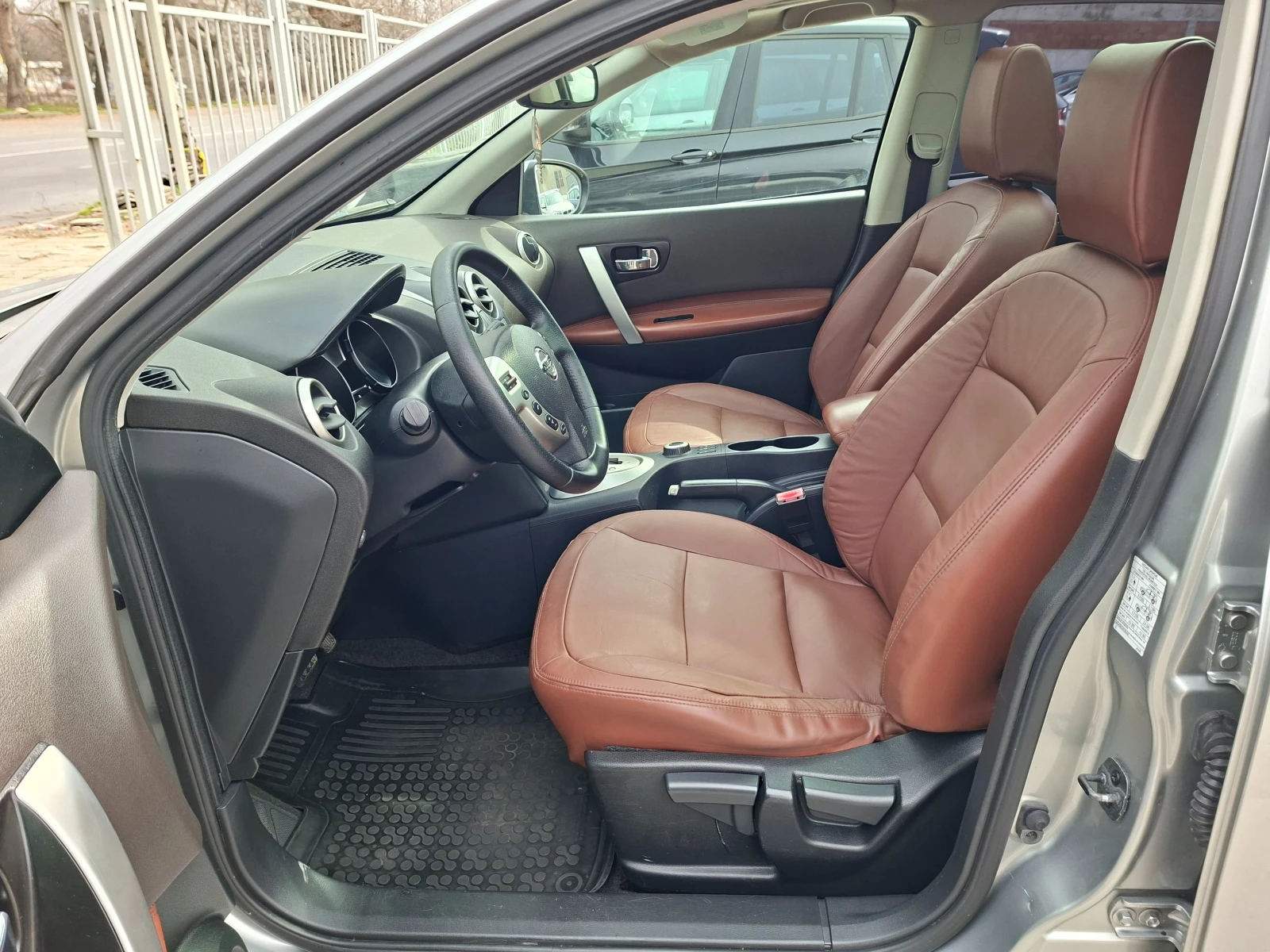 Nissan Qashqai 2.0/150ks/4x4, снимка 9 - Автомобили и джипове - 53731413