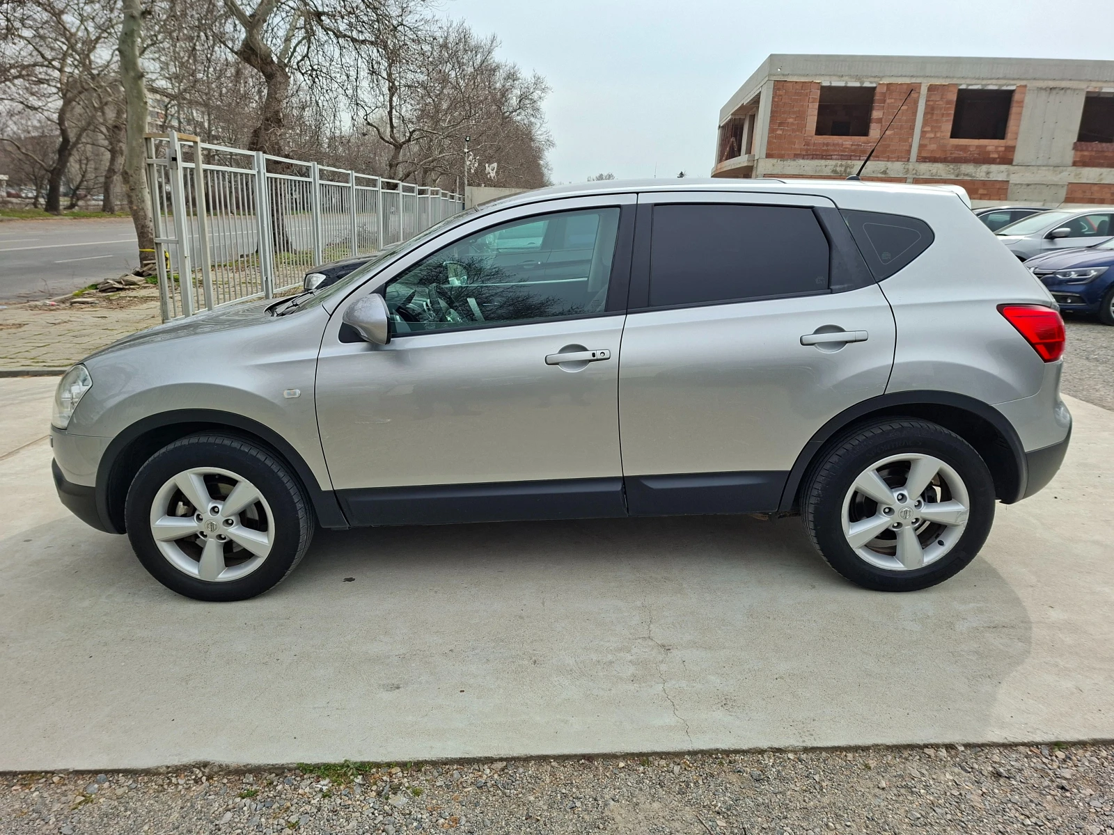 Nissan Qashqai 2.0/150ks/4x4, снимка 4 - Автомобили и джипове - 53731413