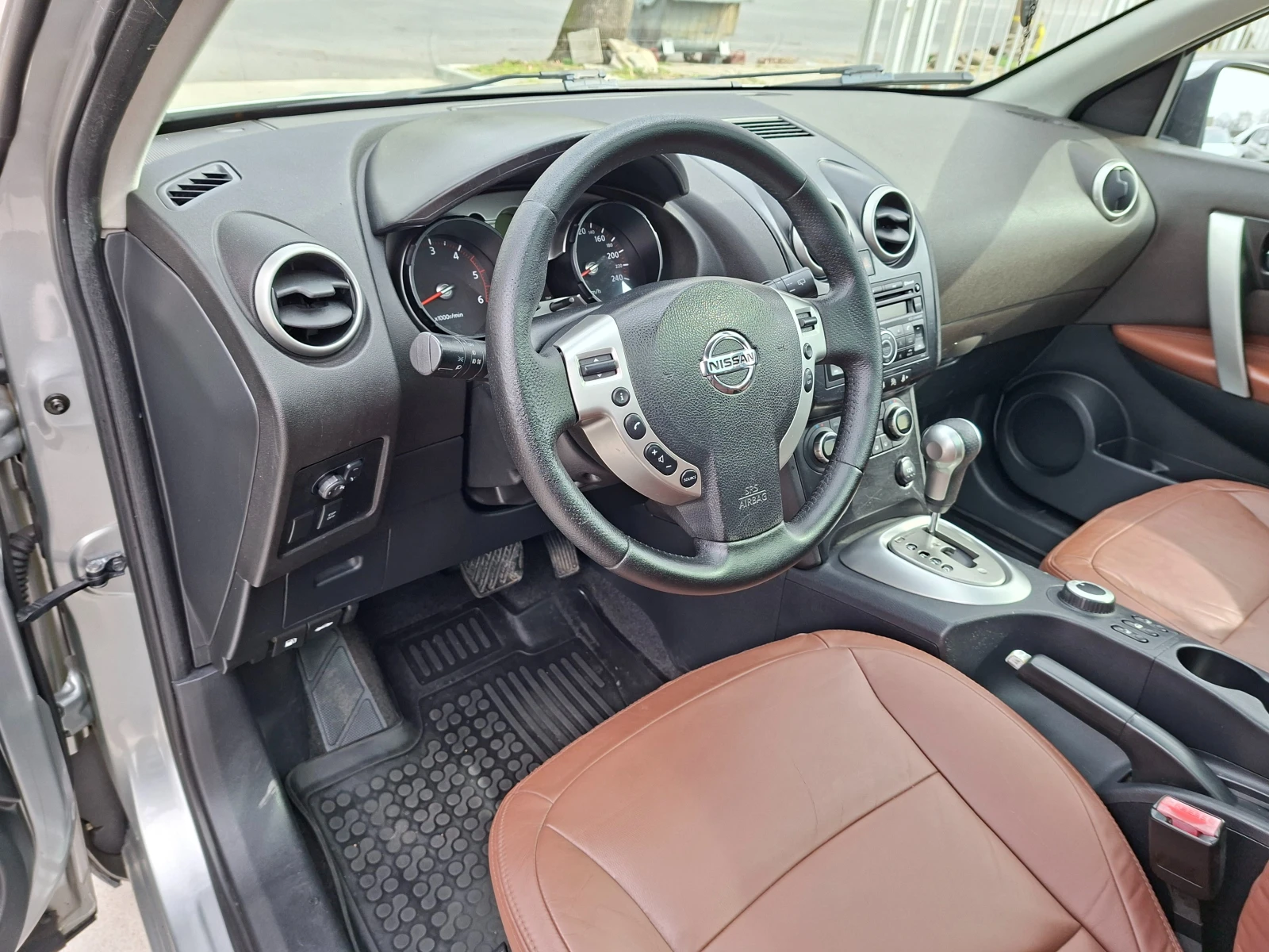 Nissan Qashqai 2.0/150ks/4x4, снимка 10 - Автомобили и джипове - 53731413