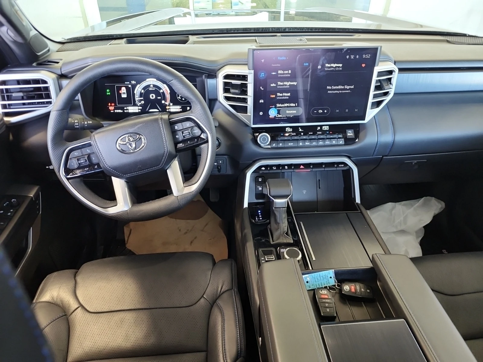 Toyota Tundra  4WD Platinum CrewMax, снимка 12 - Автомобили и джипове - 54477045