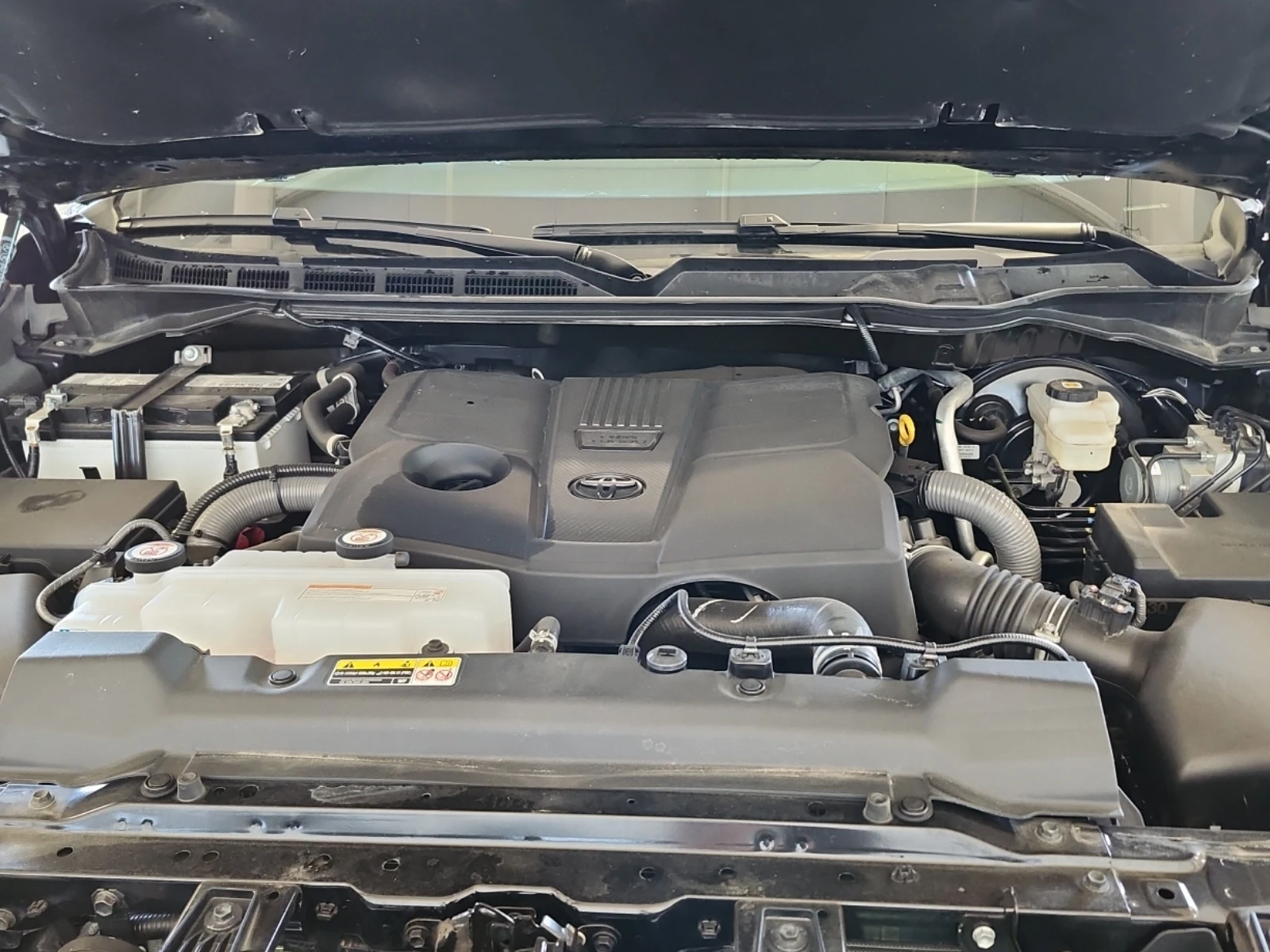 Toyota Tundra  4WD Platinum CrewMax, снимка 9 - Автомобили и джипове - 54477045