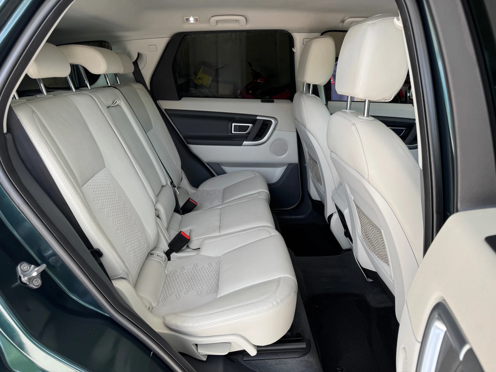 Land Rover Discovery Sport КАТО НОВА!!!!, снимка 11 - Автомобили и джипове - 55263388
