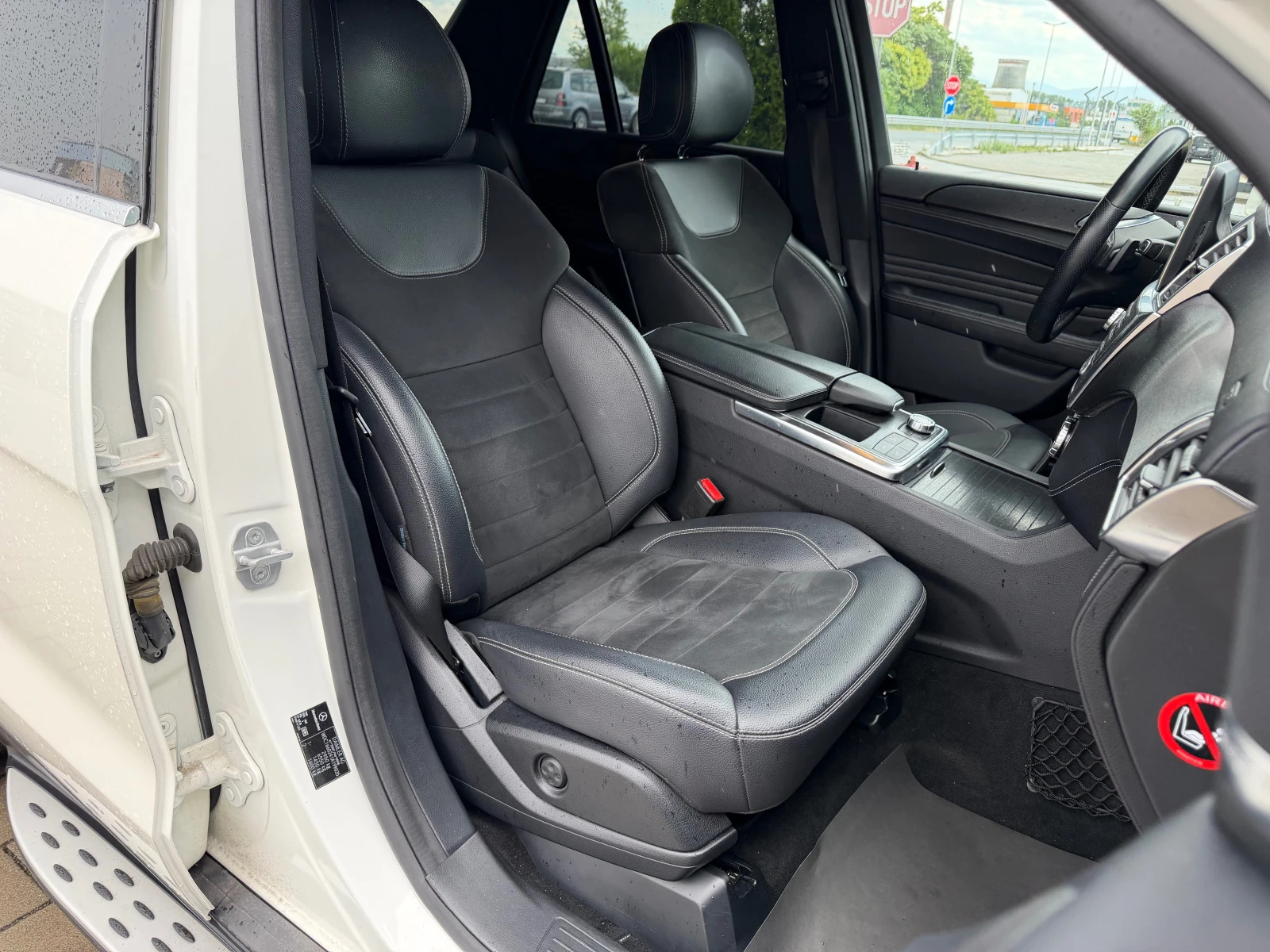 Mercedes-Benz ML 350 AMG-ПАНОРАМА-КАМЕРА-ПОДГРЕВ-DISTRONIC-360-КАМЕРИ-, снимка 13 - Автомобили и джипове - 55281824
