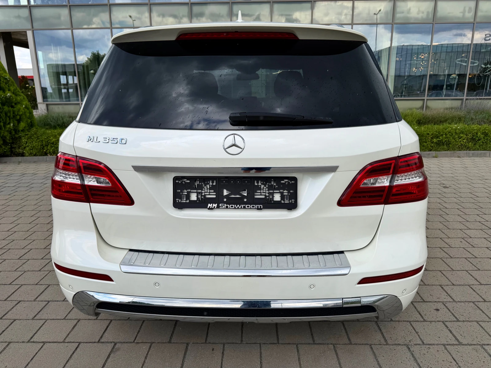 Mercedes-Benz ML 350 AMG-ПАНОРАМА-КАМЕРА-ПОДГРЕВ-DISTRONIC-360-КАМЕРИ-, снимка 6 - Автомобили и джипове - 55281824