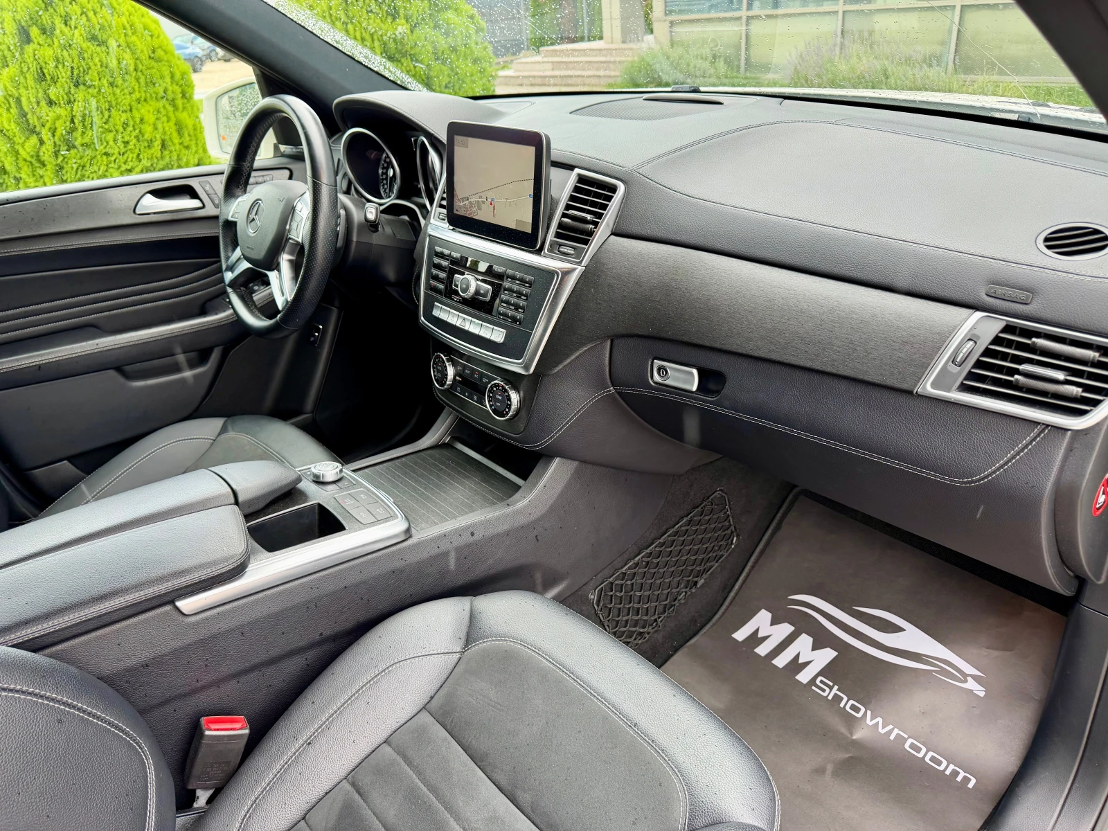 Mercedes-Benz ML 350 AMG-ПАНОРАМА-КАМЕРА-ПОДГРЕВ-DISTRONIC-360-КАМЕРИ-, снимка 12 - Автомобили и джипове - 55281824