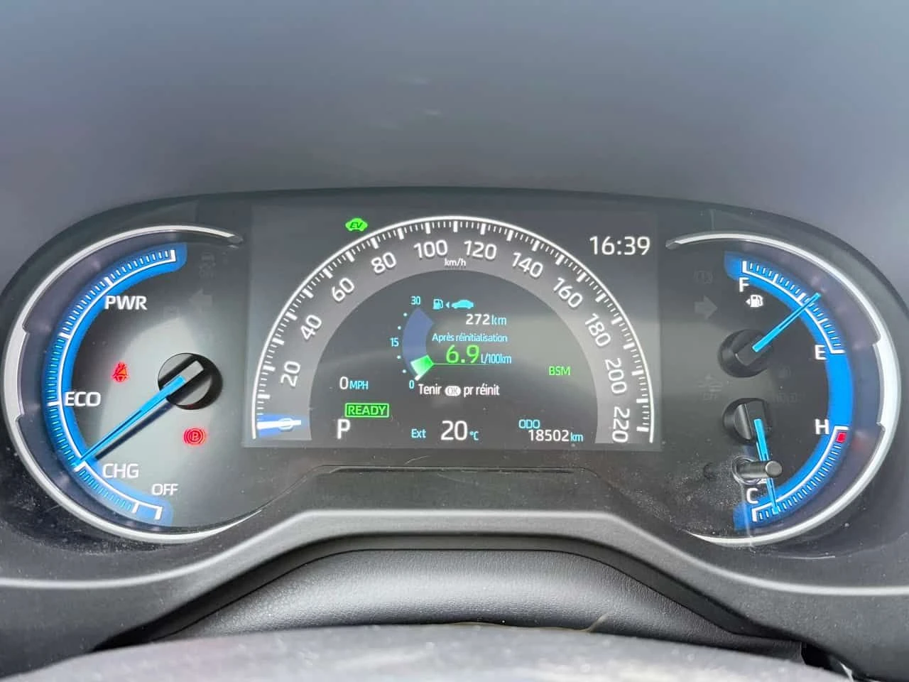 Toyota Rav4 Hybrid XLE / CARFAX / ОТ ПРЕДСТАВИТЕЛСТВО , снимка 8 - Автомобили и джипове - 55555332